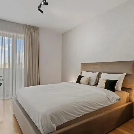 The Address Bükreş